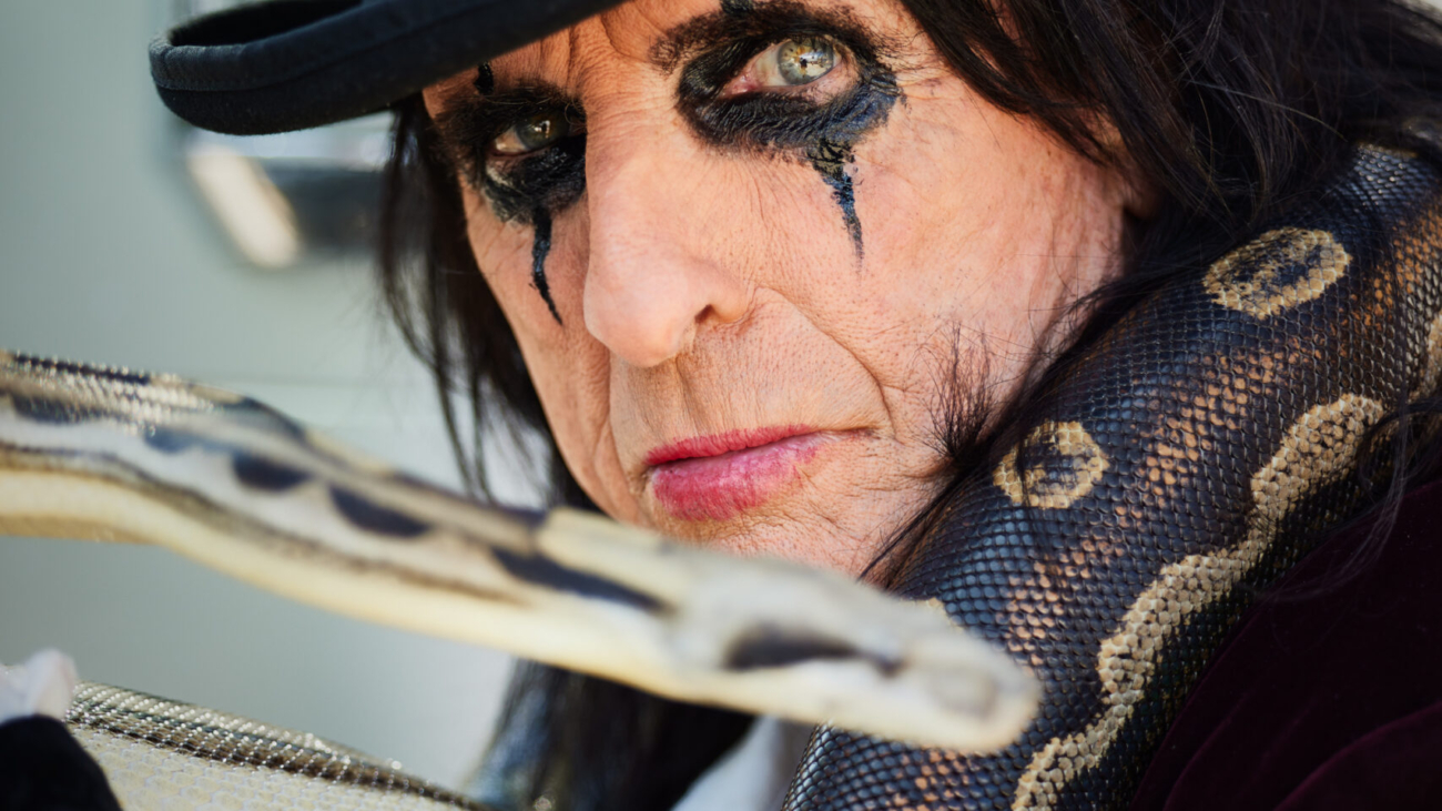 Alice Cooper_Road_press pictures_copyright earMUSIC_credit Jenny Risher_...