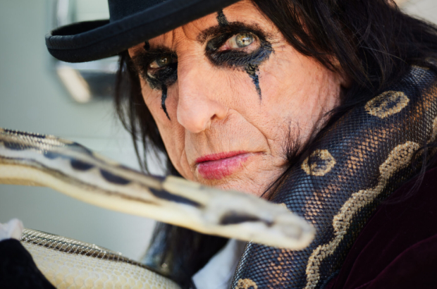 Alice Cooper_Road_press pictures_copyright earMUSIC_credit Jenny Risher_...