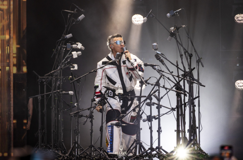 20250630_Robbie-Williams_H-10